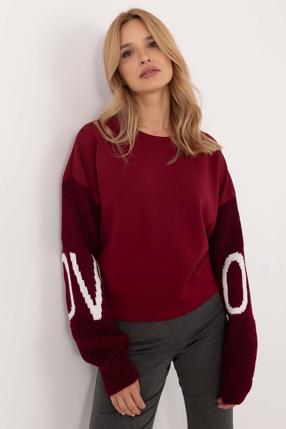 Sweatshirt model 202846